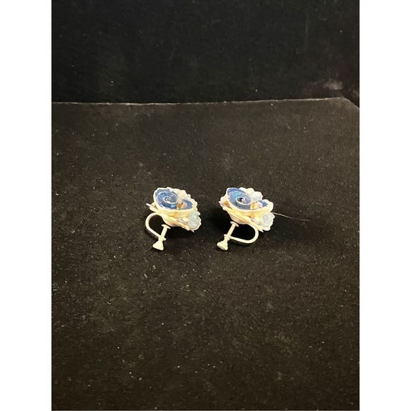 Women's Blue Flower Screwback Clip On Non Pierce Earrings - Picture 3 of 7